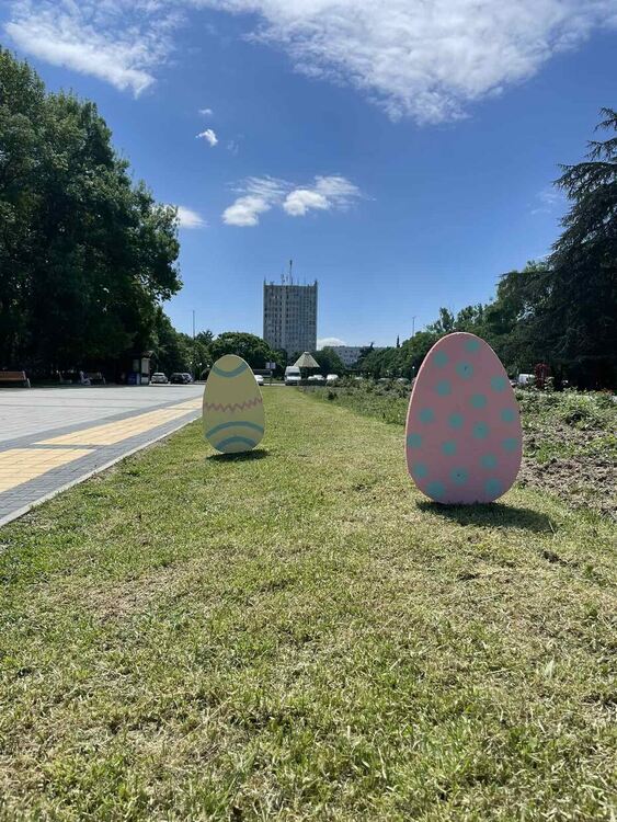 С нова Великденска украса Димитровград посреща предстоящите празници