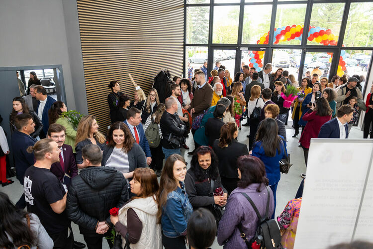 Сградата на Международният младежки център в Перник бе официално открита