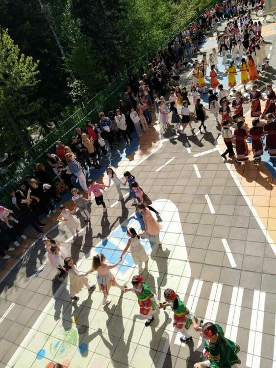 ОУ "Иван Вазов" в Смолян отбеляза патронния си празник и 45 години от създаването си