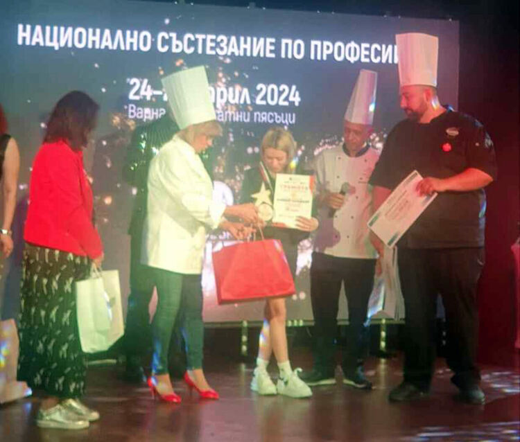 Ученици от гимназията по туризъм в топ 5 на национално състезание по професии