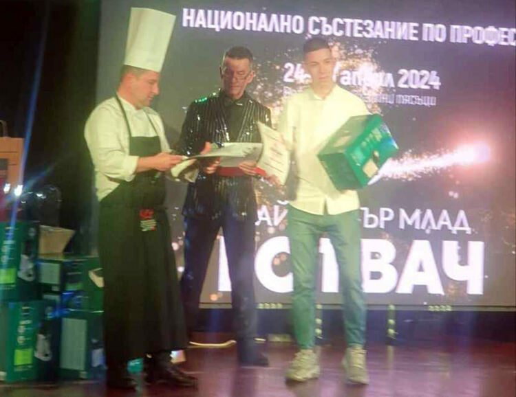 Ученици от гимназията по туризъм в топ 5 на национално състезание по професии