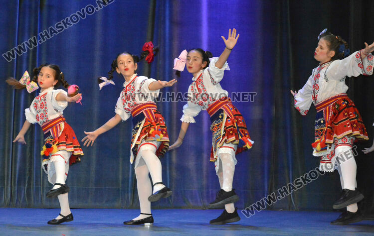 Откриха тридневния Национален фестивал на камерния танц в Хасково