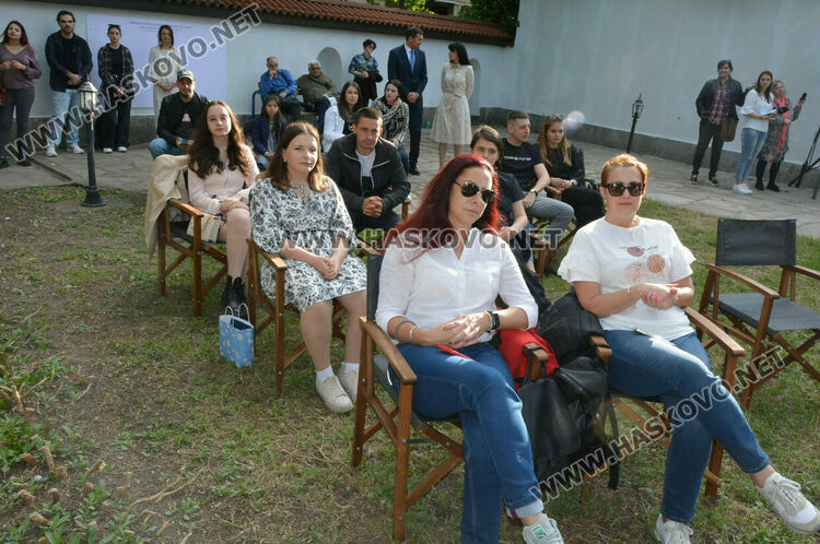 Носителят на награда „Александър Паскалев“ от 52-рите Литературни дни „Южна пролет“ е художникът Владимир Запрянов