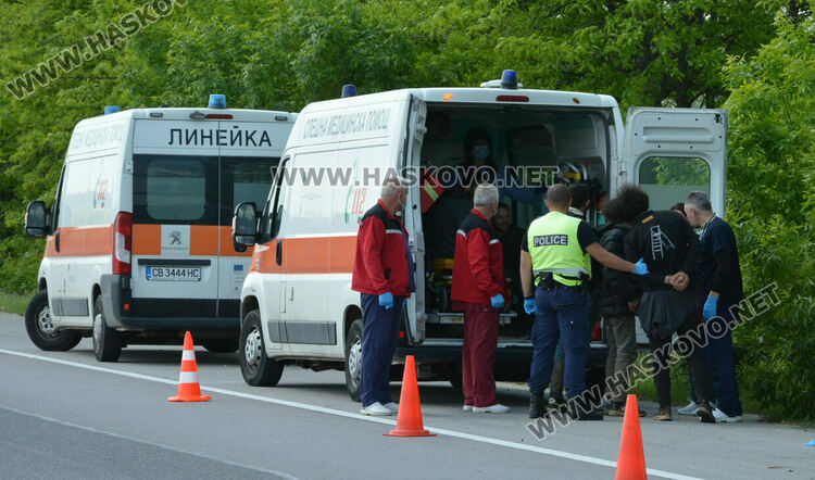 Лек автомобил с мигранти катастрофира край Хасково