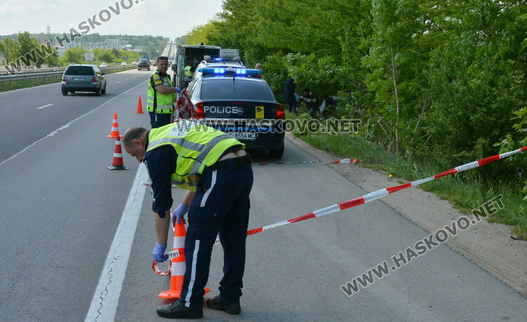 Лек автомобил с мигранти катастрофира край Хасково