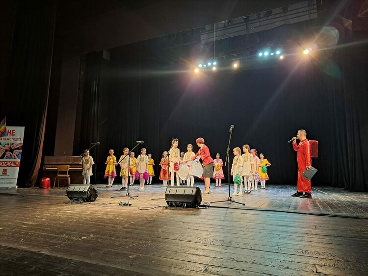 Близо 400 деца участваха във фестивала "Талантите на Смолян"