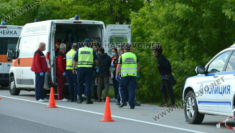 Лек автомобил с мигранти катастрофира край Хасково