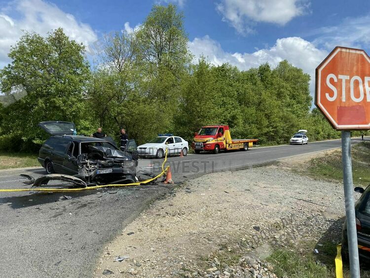 Тежка катастрофа с три автомобила на разклона за Фотиново,има пострадали