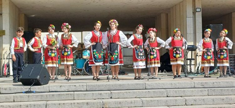 Стартираха Великденските празници в Първомай