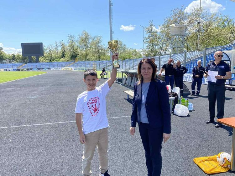 Деца от Черноочене спечелиха надпреварата "Млад огнеборец" в Кърджали