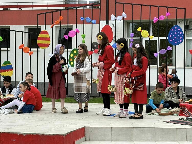 "Големите празници на моята религия" събраха славейковци заедно