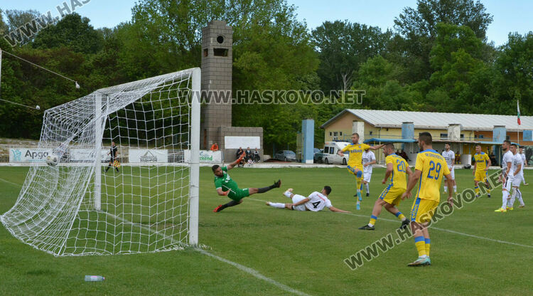 „Димитровград“ разби „Розова долина“, „Саяна Хасково“ с минимален успех в Созопол