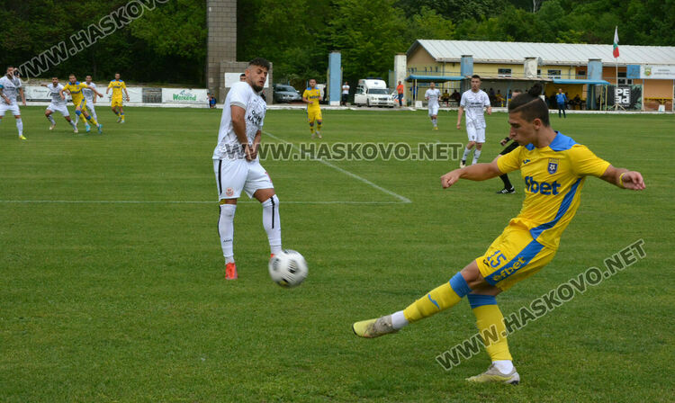 „Димитровград“ разби „Розова долина“, „Саяна Хасково“ с минимален успех в Созопол