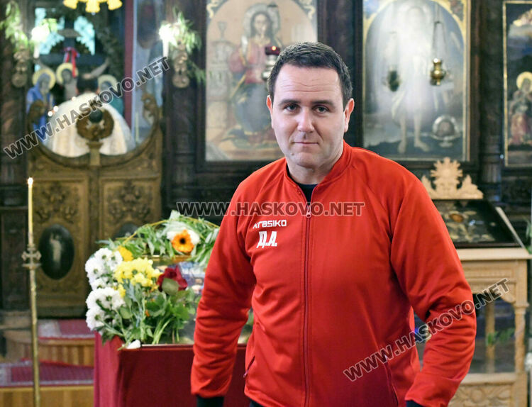 Цветница е!