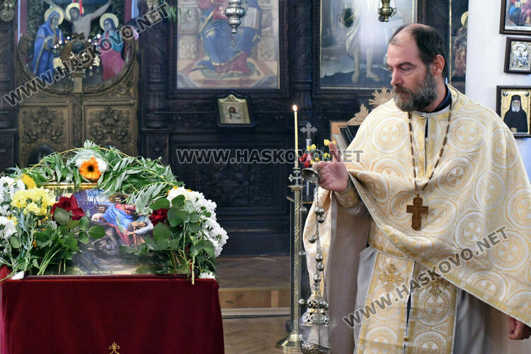 Цветница е!