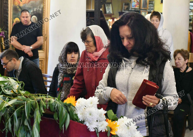 Цветница е!