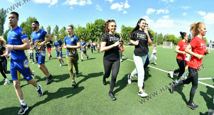 Над 100 души се включиха в благотворителна тренировка в Хасково