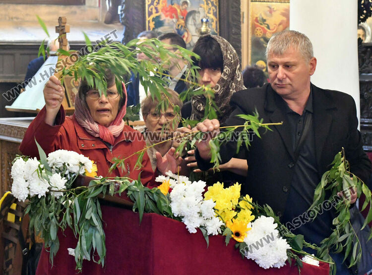 Цветница е!