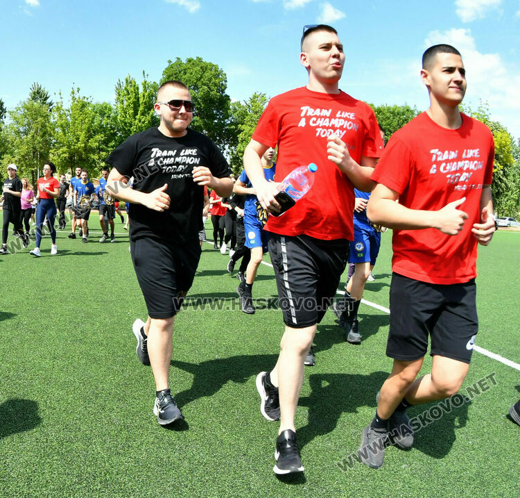 Над 100 души се включиха в благотворителна тренировка в Хасково