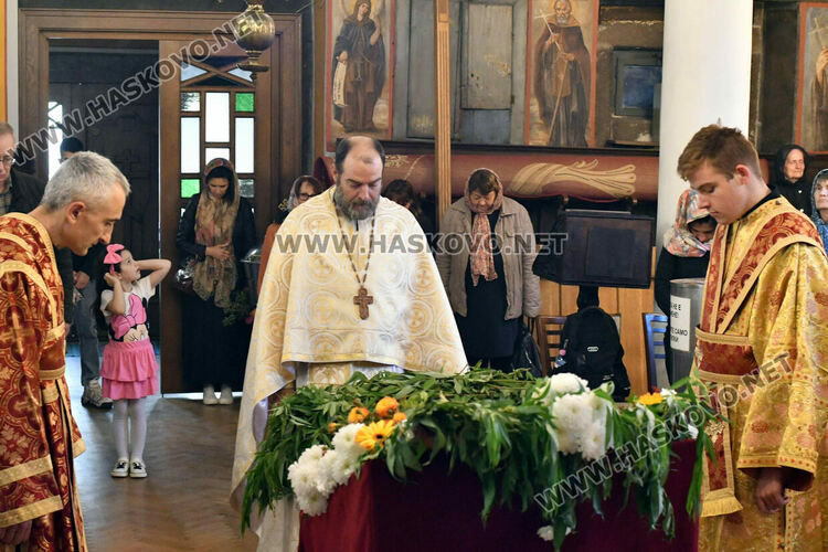 Цветница е!