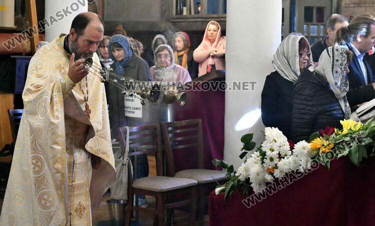 Цветница е!