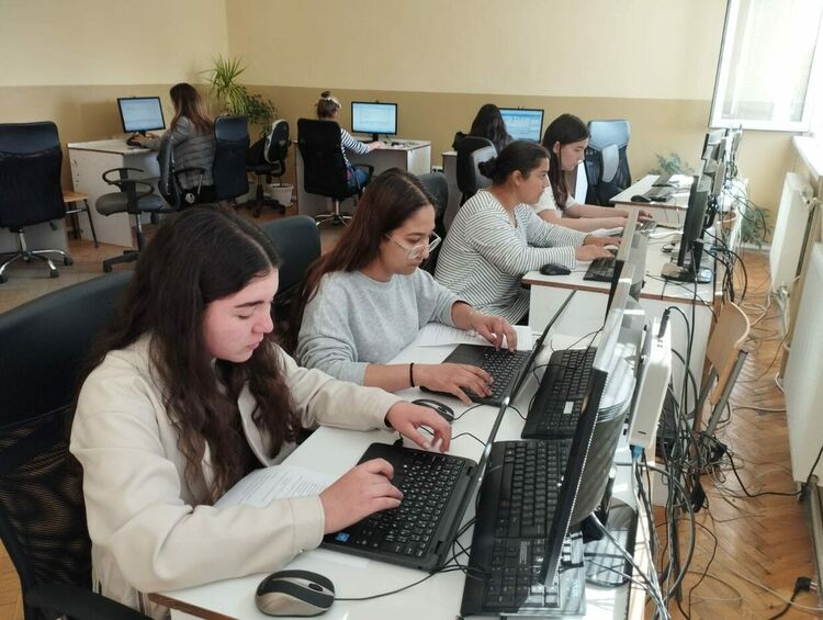 Започнаха тържествата за 65-ата годишнина на професионалното образование в Първомай