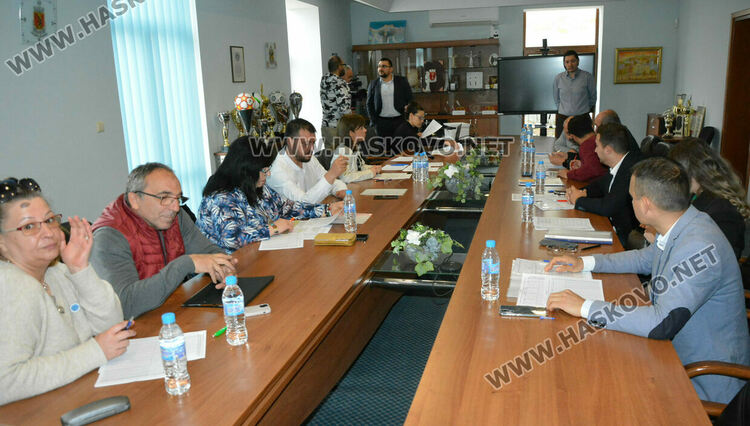 Партиите не се разбраха за състава на СИК в Хасково. Четири листи за народни представители вече са регистрирани