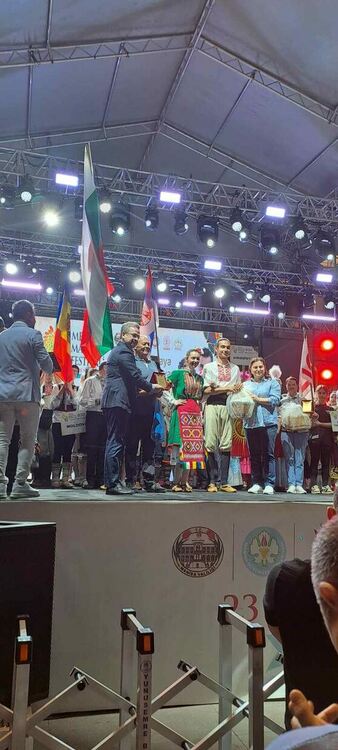 Фолклорният ни ансамбъл "Тракийска младост"от Кърджали събра овациите на фестивал в турския град Маниса