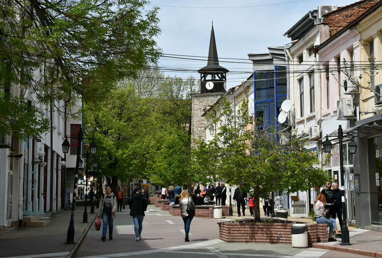 Хладно и облачно време в първия ден на май