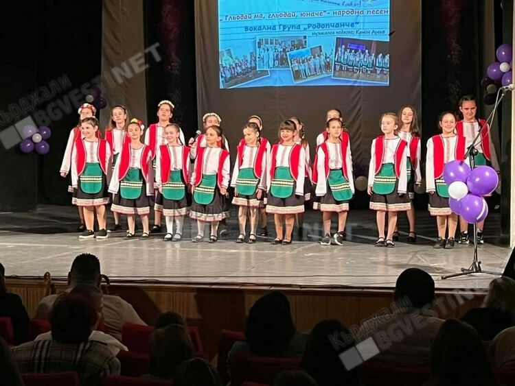 Училище "Владимир Димитров - Майстора" предизвика фурор с годишния си концерт на Талантите.