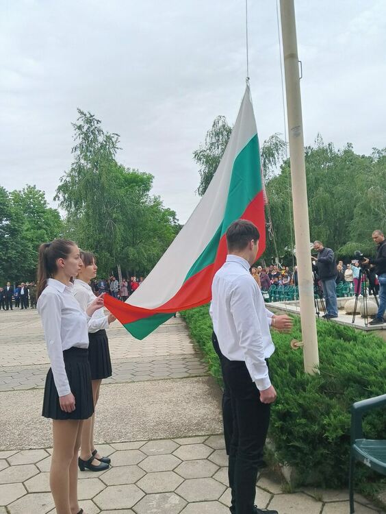 Първомай празнува!