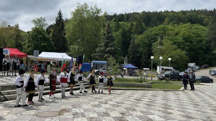 За дванадесета година се проведе регионалният конкурс „Червен, червен Великден“