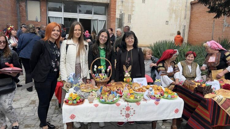 За дванадесета година се проведе регионалният конкурс „Червен, червен Великден“