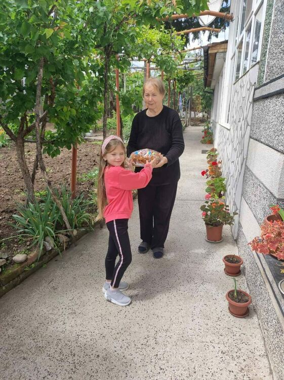 Лили и Миро отново зарадваха хората от Искра