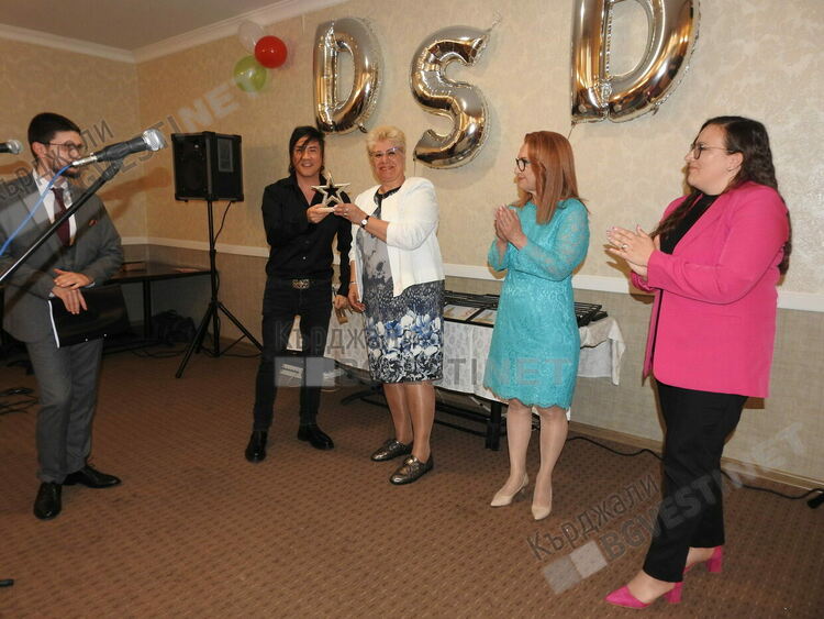 Посланичката на Федерална република Германия връчи немски езикови дипломи на ученици от Езиковата гимназия/снимки/