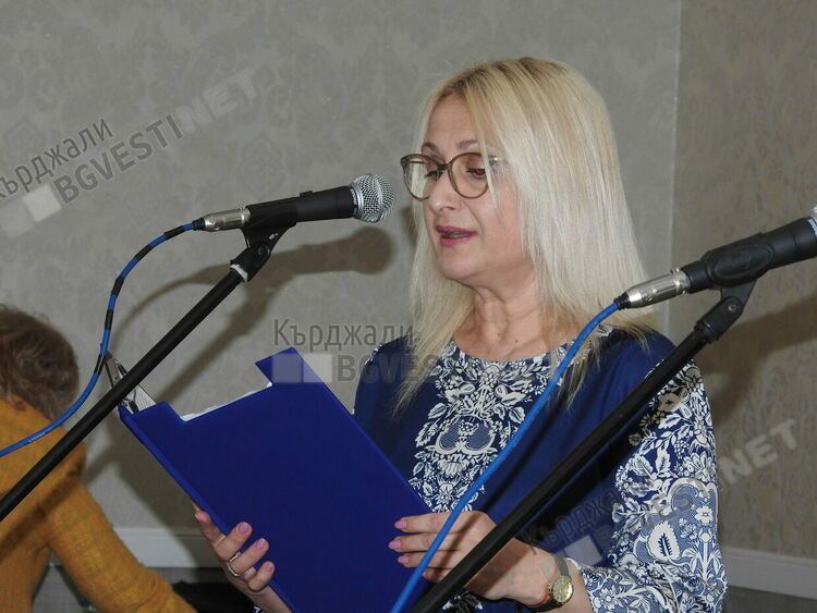 Посланичката на Федерална република Германия връчи немски езикови дипломи на ученици от Езиковата гимназия/снимки/