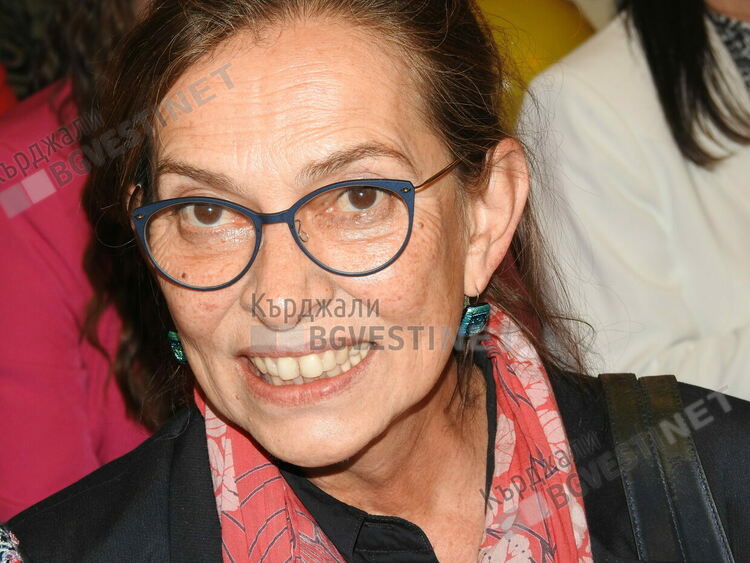 Посланичката на Федерална република Германия връчи немски езикови дипломи на ученици от Езиковата гимназия/снимки/