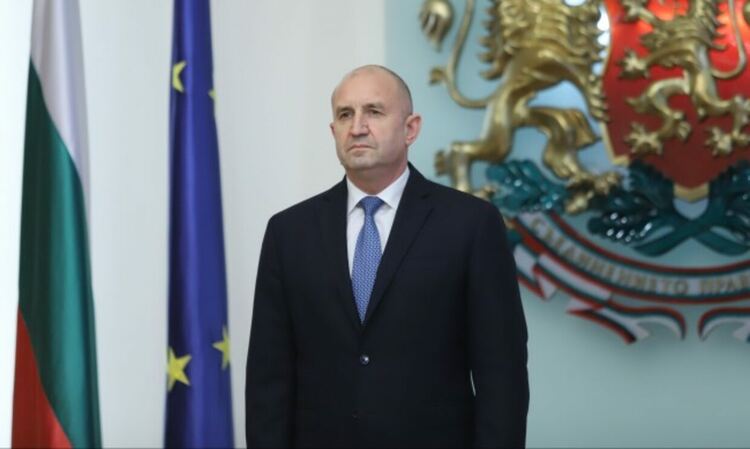 Румен Радев: Нека си пожелаем вяра и сили за достойни дела, които да водят към духовното пробуждане и единението на целия народ