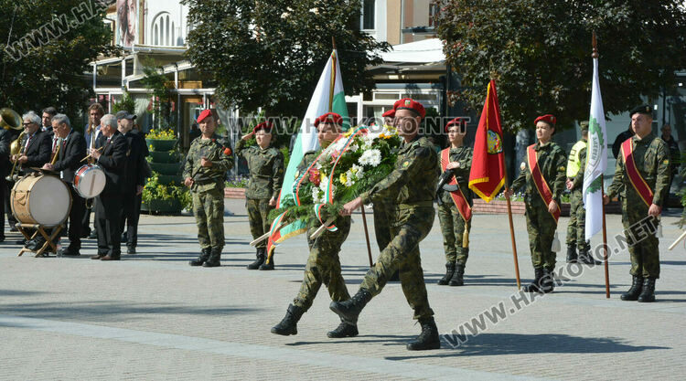 С тържествен Гергьовденски ритуал на пл.“Свобода“ Хасково отбеляза Деня на храбростта и празник на Българската армия