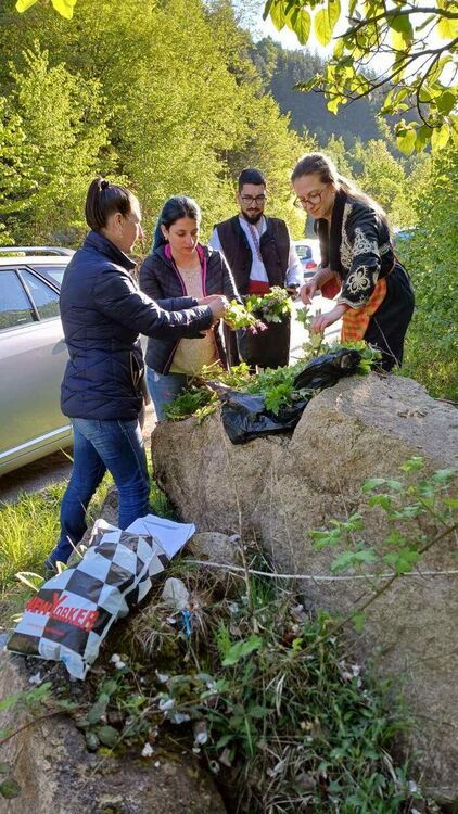 Вкусни козунаци раздадоха от МГЕРБ в Смолян 