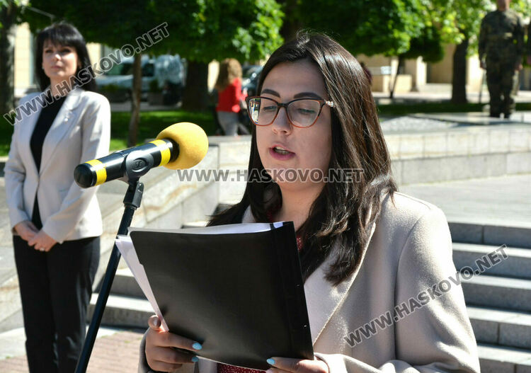 С тържествен Гергьовденски ритуал на пл.“Свобода“ Хасково отбеляза Деня на храбростта и празник на Българската армия