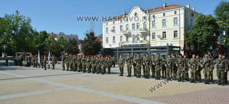 С тържествен Гергьовденски ритуал на пл.“Свобода“ Хасково отбеляза Деня на храбростта и празник на Българската армия