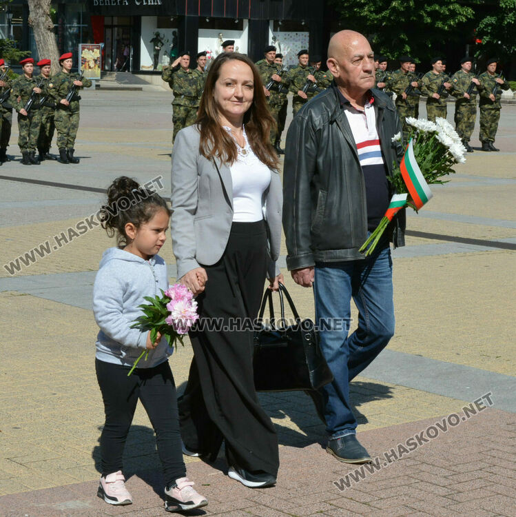 С тържествен Гергьовденски ритуал на пл.“Свобода“ Хасково отбеляза Деня на храбростта и празник на Българската армия