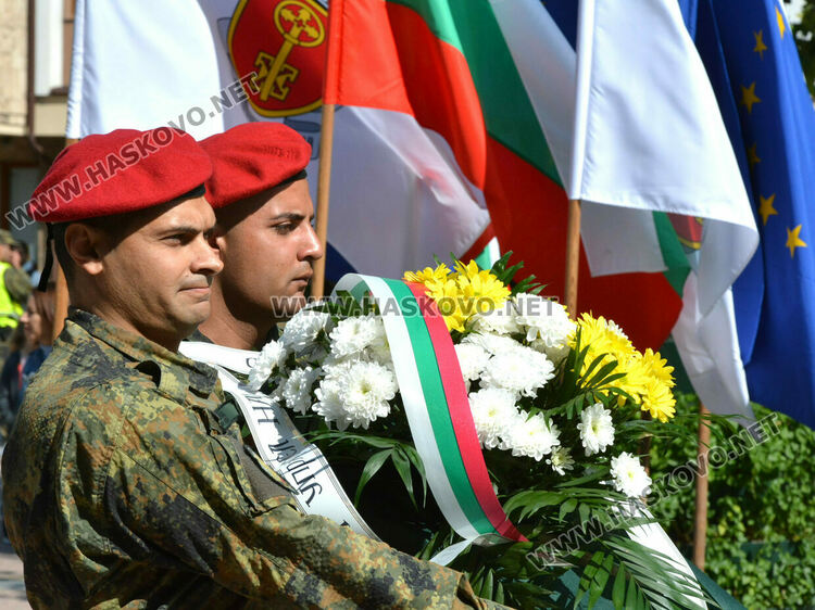 С тържествен Гергьовденски ритуал на пл.“Свобода“ Хасково отбеляза Деня на храбростта и празник на Българската армия