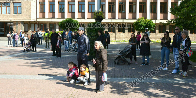 С тържествен Гергьовденски ритуал на пл.“Свобода“ Хасково отбеляза Деня на храбростта и празник на Българската армия