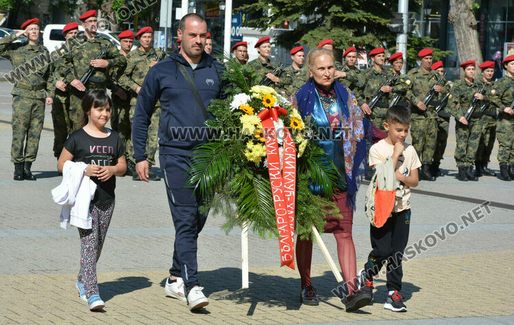 С тържествен Гергьовденски ритуал на пл.“Свобода“ Хасково отбеляза Деня на храбростта и празник на Българската армия