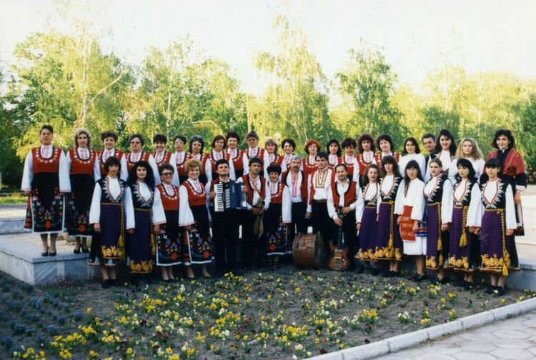 Ансамбълът през 2001 г