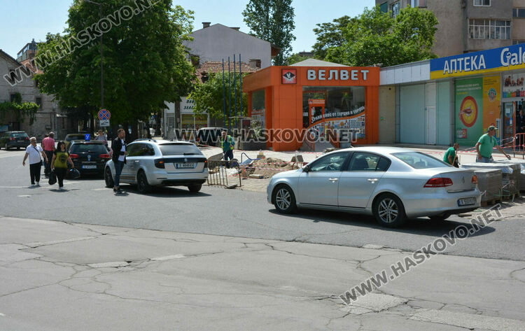 Автоинструктор: Неправомерно ме глобиха за паркиране пред аптека в Хасково