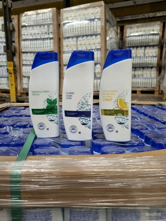 Задържаха над 51 000 фалшиви шампоана в тир