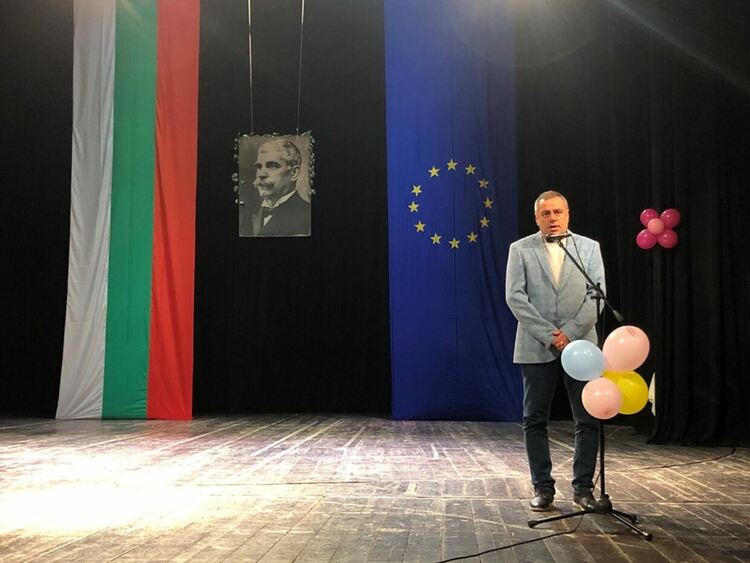 Фестивал на чуждите езици за поредна година зарадва зрители и възпитаници на ЕГ "Иван Вазов"